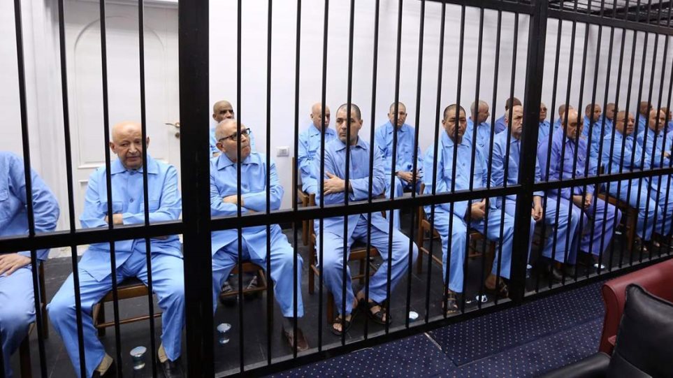 Λιβύη: Σε θάνατο καταδικάστηκαν 45 παραστρατιωτικοί