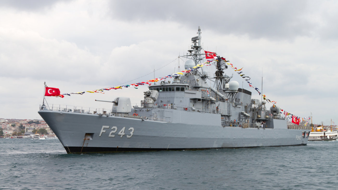 Συνεχίζονται οι προκλήσεις: Τουρκικά πολεμικά πλοία παρενόχλησαν κυπριακό αλιευτικό