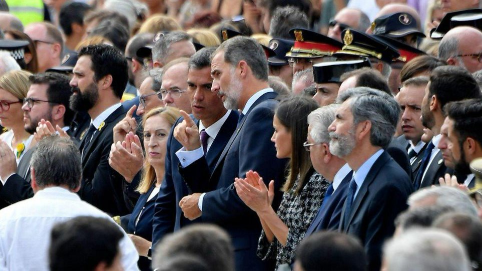 Ισπανία: Φόρος τιμής στα θύματα της τρομοκρατικής επίθεσης στη Βαρκελώνη