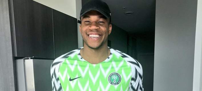 Η εθνική Νιγηρίας έκανε δώρο την ποδοσφαιρική φανέλα της στον Γιάννη Αντετοκούνμπο (φώτο)