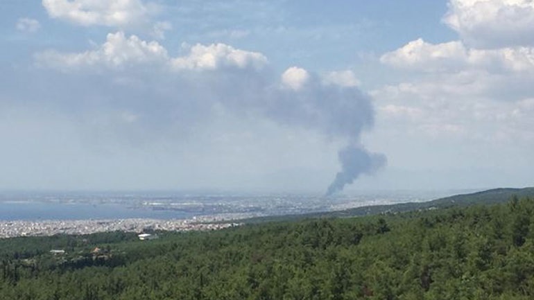 Πυρκαγιά στη Βιομηχανική Περιοχή της Σίνδου στη Θεσσαλονίκη