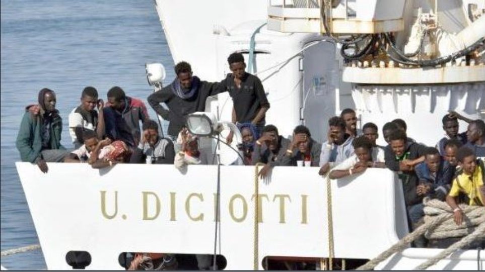 H Ιταλία ασυμβίβαστη: «Δεν δεχόμαστε άλλους ξένους» – Στέλνουν πίσω στην Λιβύη 180 Αφρικανούς