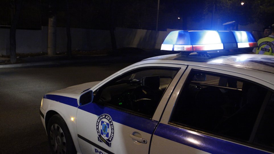 Σύλληψη δυο αστυνομικών και ενός στρατιωτικού στη Λέσβο για απειλές κατά δημοσιογράφου του ΑΠΕ