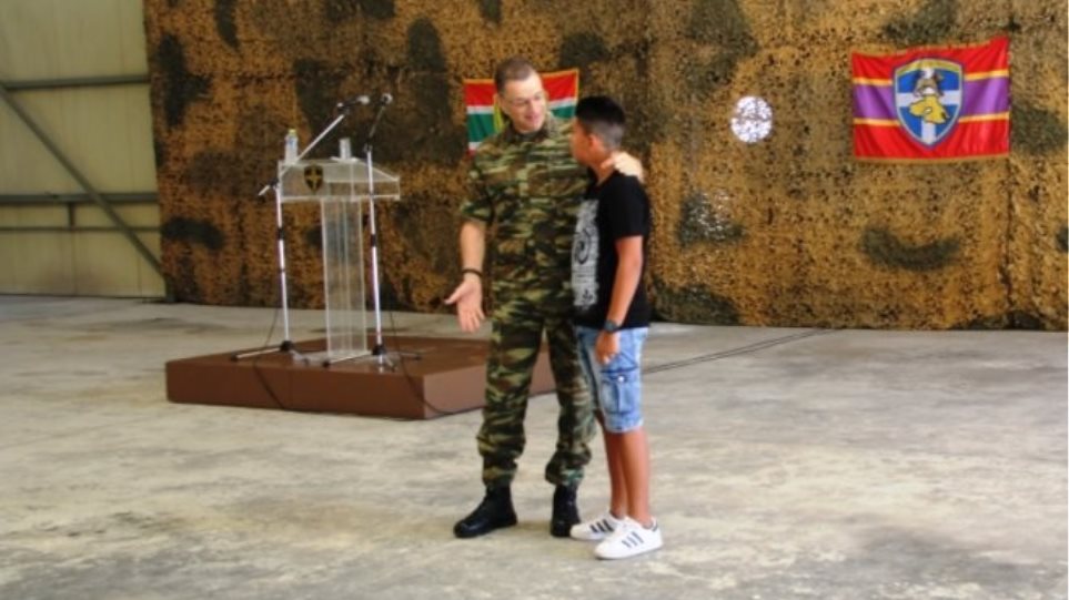 14χρονος βραβεύτηκε από τον αρχηγό του ΓΕΣ επειδή έσωσε λουόμενο στη Λέσβο