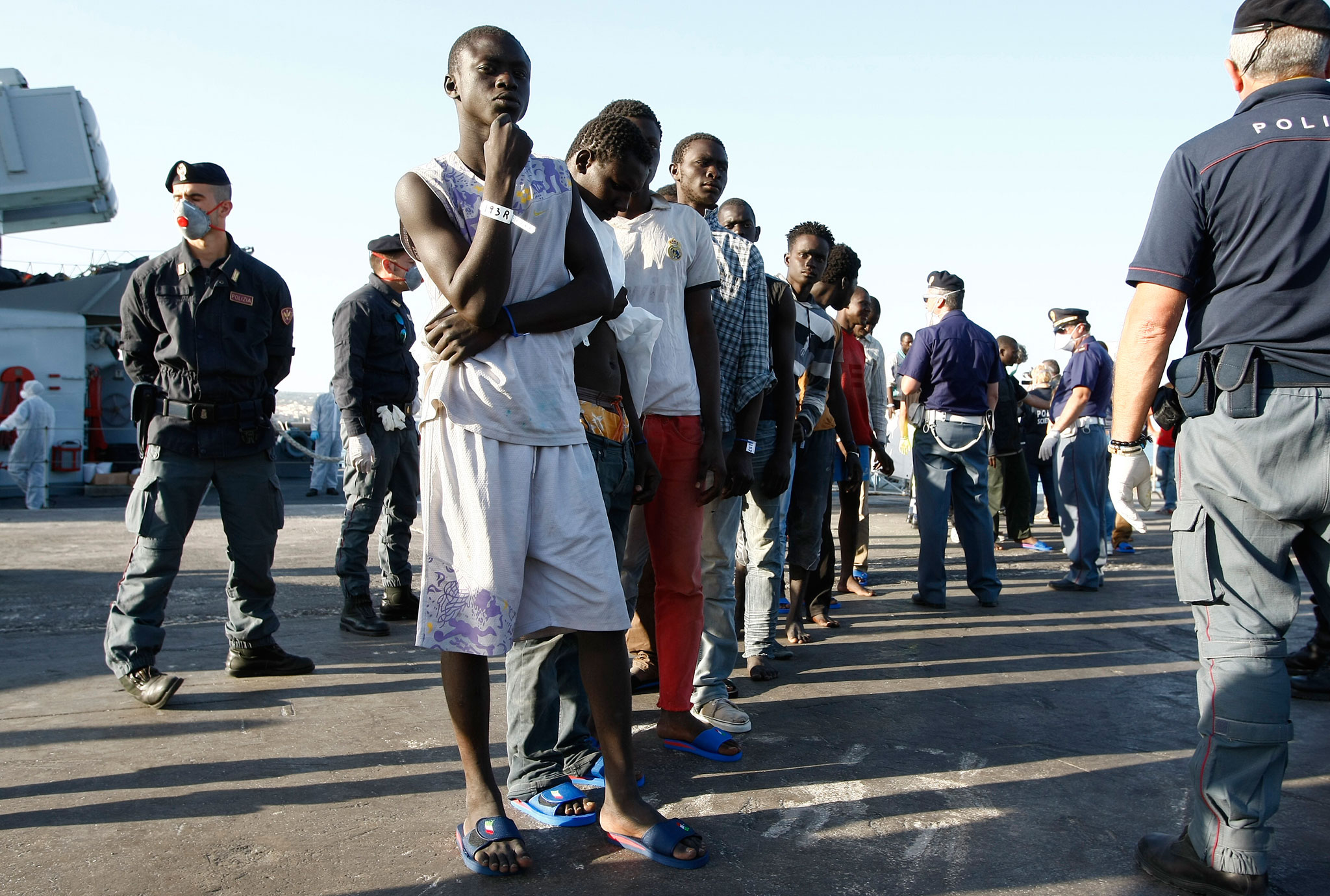 Σύγκρουση Ρώμης-Βρυξελλών για τους παράνομους μετανάστες: Κόβει τα χρήματα για την  ΕΕ η Ιταλία
