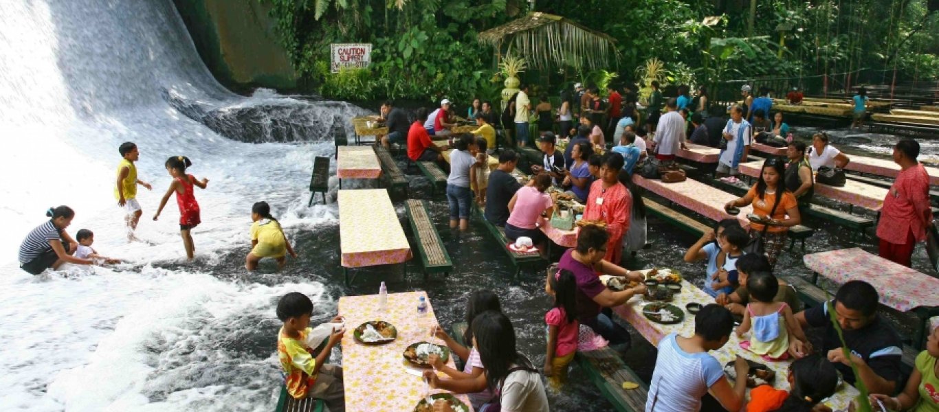 Φιλιππίνες: Για να φάτε σε αυτό το εστιατόριο πρέπει να φοράτε…αδιάβροχο (βίντεο)