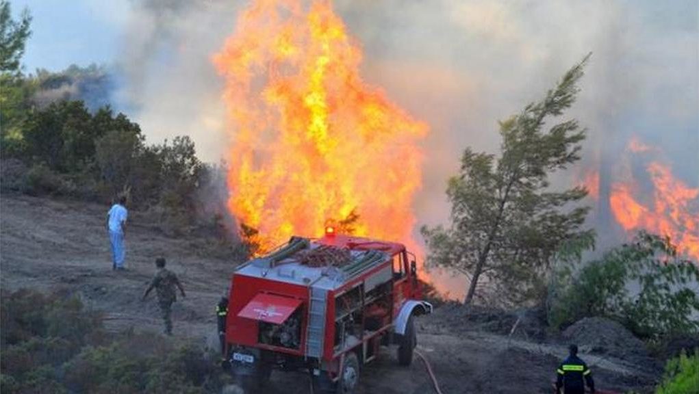 Περιορίστηκε η φωτιά στα Χανιά – Ιδιαίτερο προβληματισμό εκφράζει ο δήμαρχος Αποκορώνου