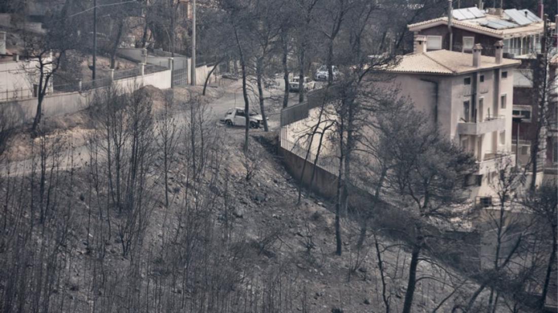 Η Περιφέρεια Αττικής και η Ρένα Δούρου απαντούν στο Βασίλη Καπερνάρο για τη φωτιά στο Μάτι