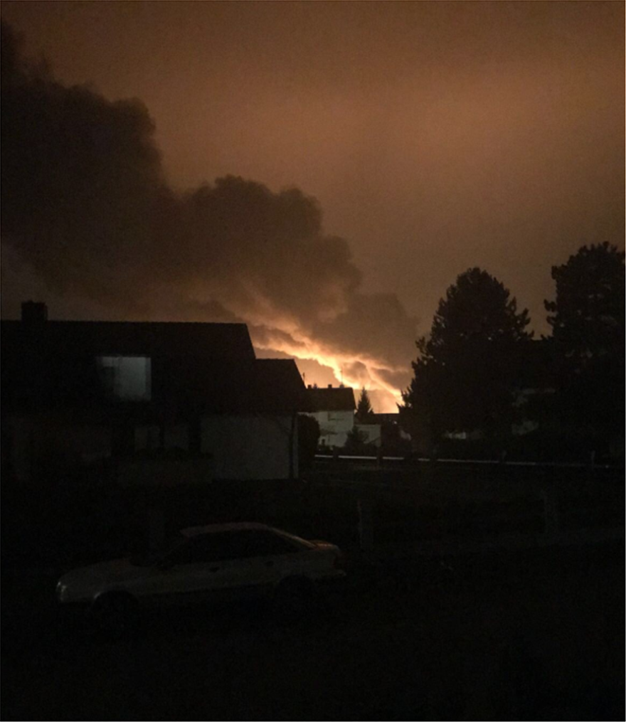 Γερμανία: Mεγάλη έκρηξη σε διυλιστήριο – Εγκαταλείπουν τα σπίτια τους οι κάτοικοι (φώτο-βίντεο)