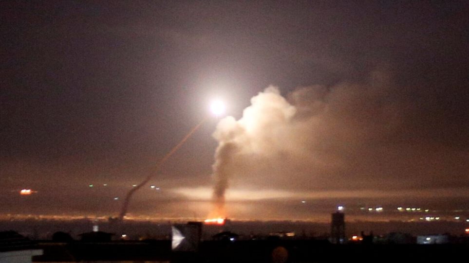 Συρία: Oι βομβαρδισμοί σε βάση του στρατού ήταν τελικά βραχυκύκλωμα;