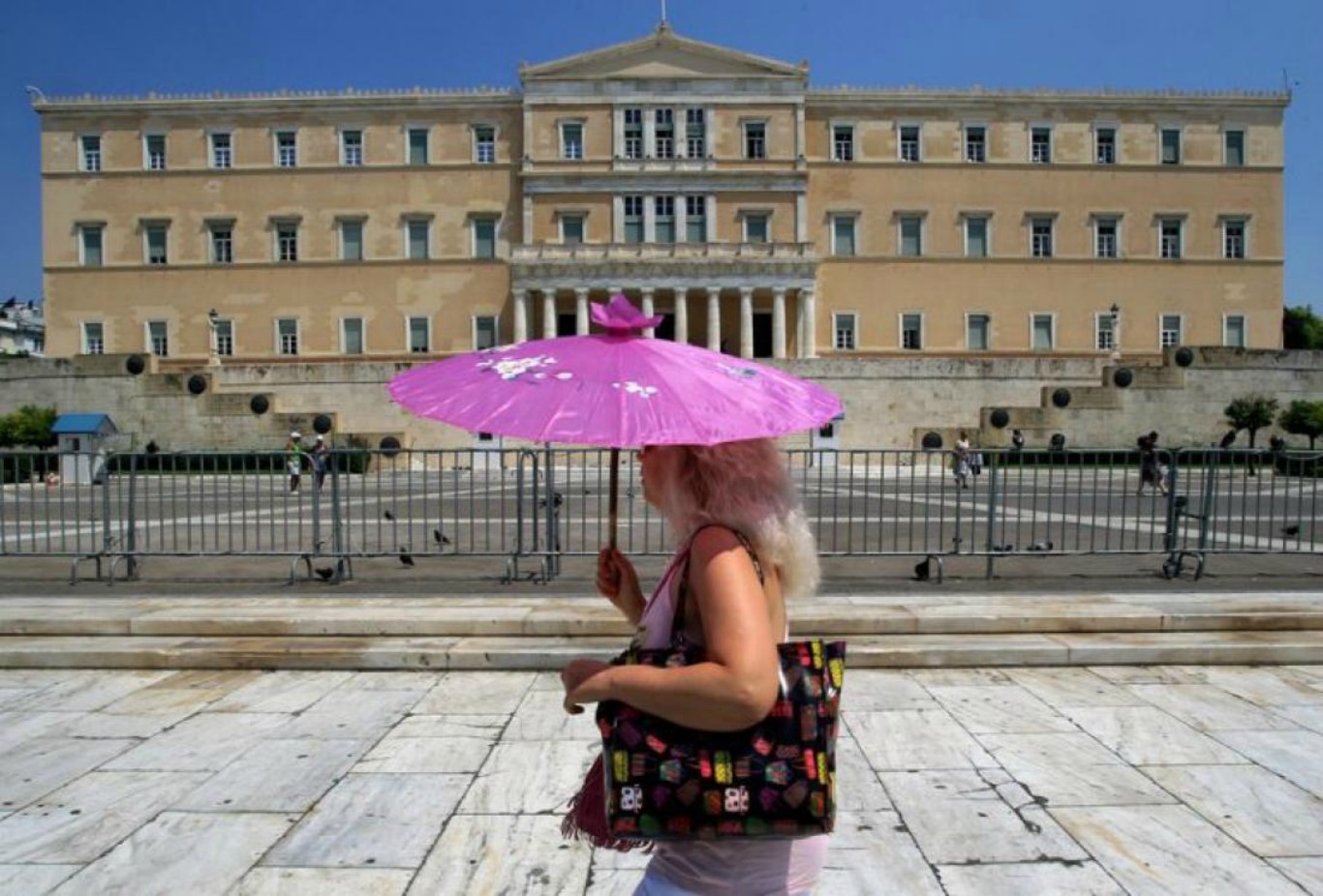 Καύσωνας και αύριο – Υψηλές οι θερμοκρασίες σε όλη την Ελλάδα