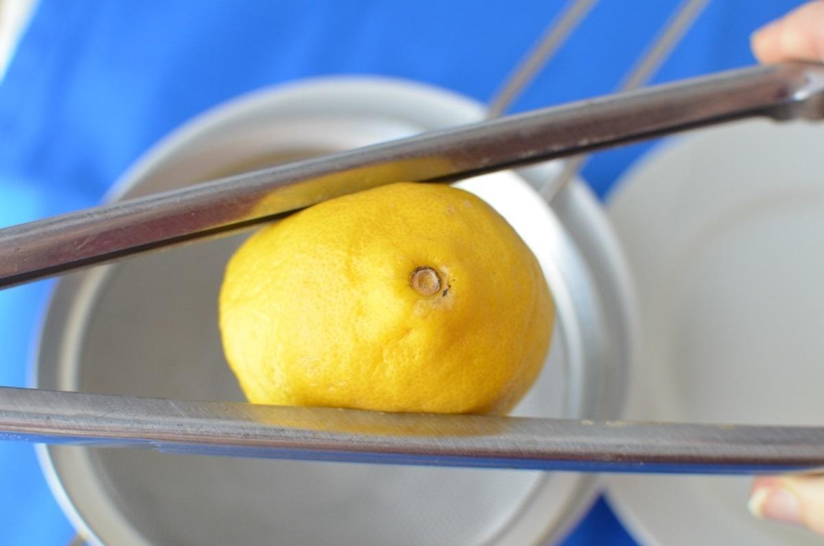 Στύψτε 1 λεμόνι σε μια κουταλιά ελαιόλαδο και δεν θα σταματήσετε ποτέ την χρήση του!