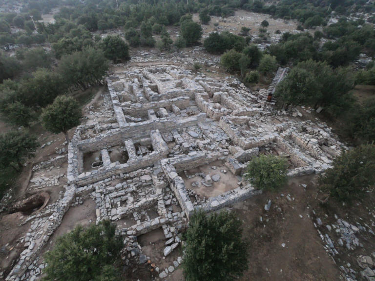 Σπουδαία αρχαιολογική ανακάλυψη στην Κρήτη: Στο φως τα μυστικά του αρχαίου ανακτόρου της Ζωμίνθου (φώτο)