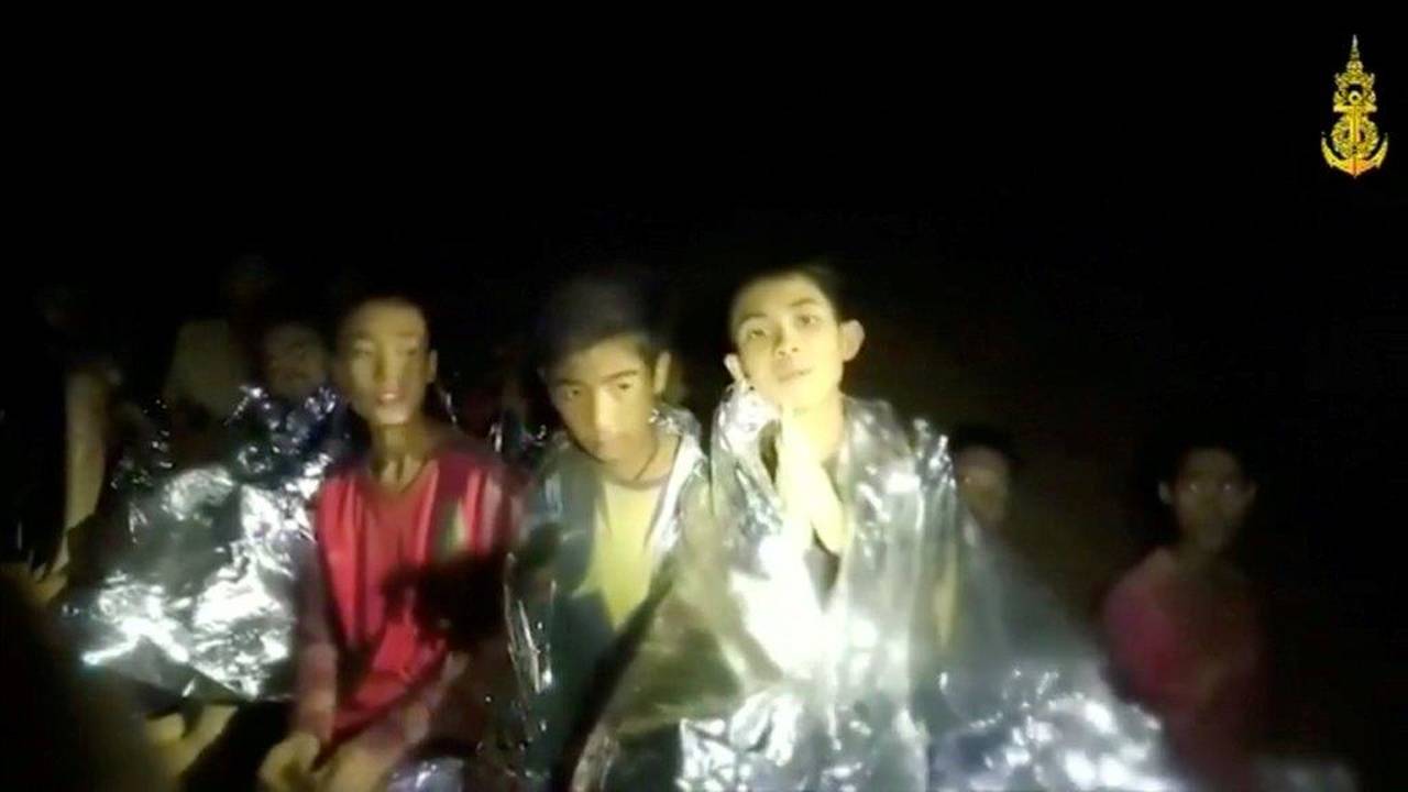 Ταϊλάνδη: Έβαλαν τα παιδιά να ξαναζήσουν τον εφιάλτη σε σπηλιά «ρέπλικα» (βίντεο)