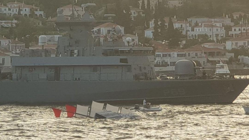 Μόνο στην Ελλάδα: Βούλιαξε η «Αρμάτα» στις Σπέτσες πριν της βάλουν φωτιά!