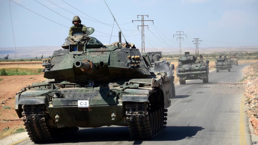 O τουρκικός Στρατός μπαίνει στην Ιντλίμπ