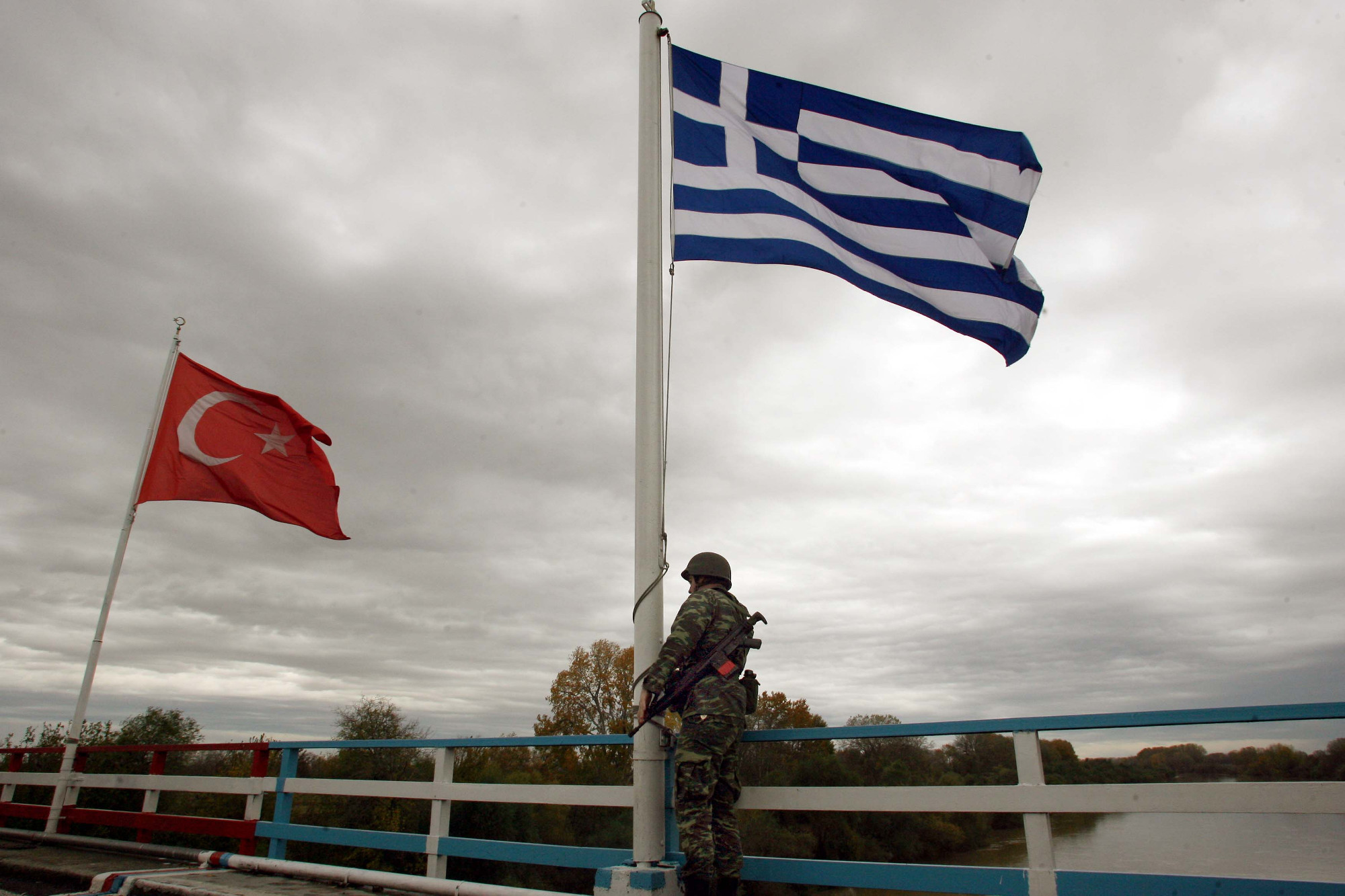 Επιβεβαίωση pronews.gr: Με συνοπτικές διαδικασίες επέστρεψαν  τους δύο Τούρκους στρατιωτικούς