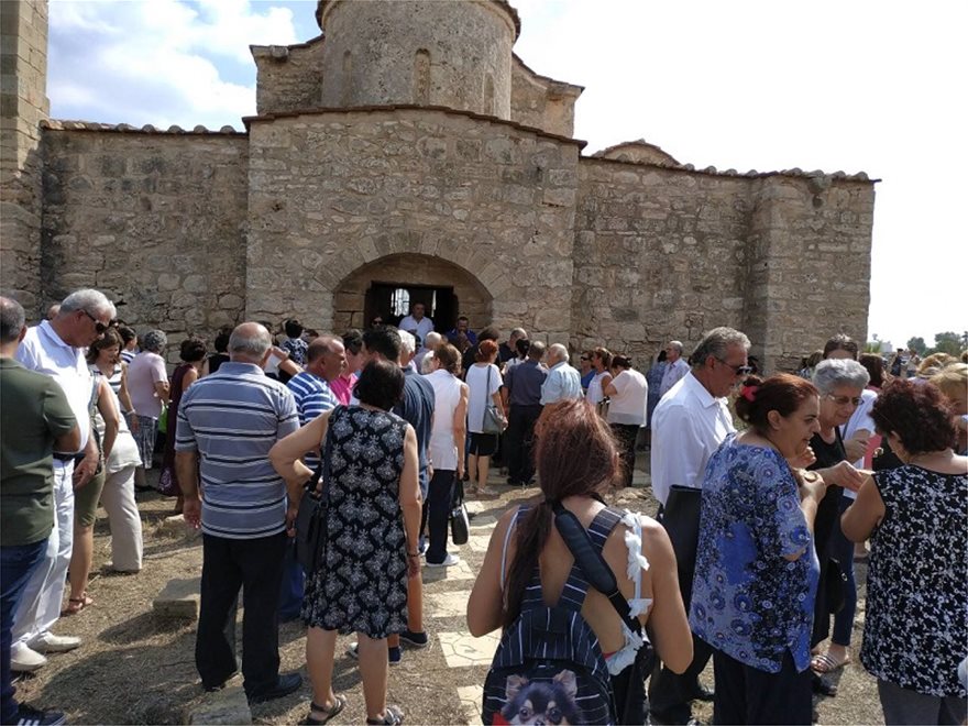 Κύπρος: Η πρώτη λειτουργία στην Παναγία Κανακαριά στα κατεχόμενα – Mετά από 42 χρόνια (φώτο)