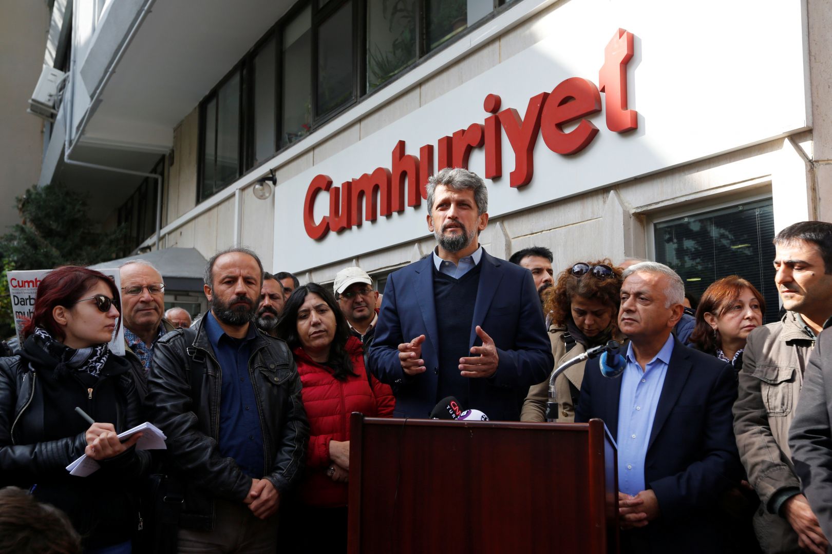 Αλλαγή διεύθυνσης στην εφημερίδα Cumhuriyet – Κύμα παραιτήσεων