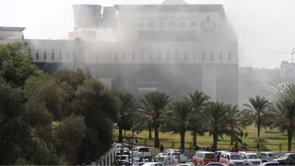 Λιβύη: Επίθεση στην κρατική εταιρεία πετρελαίων – 4 νεκροί και 10 τραυματίες (φώτο-βίντεο)