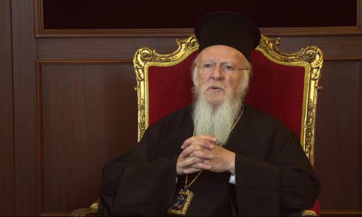 Ισβέστια: «Η νύχτα του (Αγίου) Βαρθολομαίου –  Η Ουκρανία στα πρόθυμα θρησκευτικού πολέμου»