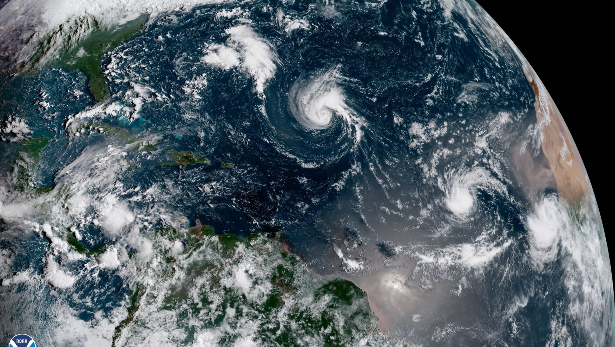 «Ξεθύμανε» λίγο ο Φλόρενς: Υποβαθμίστηκε στην κατηγορία «3»