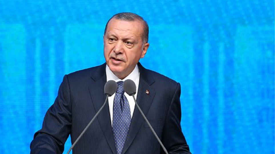 Ερντογάν: Οι αγοραπωλησίες ακινήτων θα γίνονται μόνο σε τουρκικές λίρες