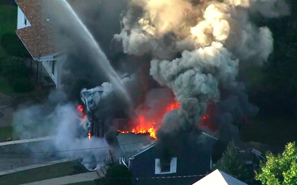 Η Βοστώνη καίγεται: 1 νεκρός και 12 τραυματίες και πάνω από 60 εκρήξεις λόγω διαρροής αερίου! (βίντεο)