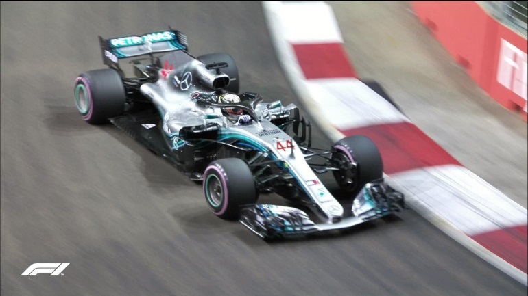 F1: Pole Position για τον Χάμιλτον στην Σιγκαπούρη