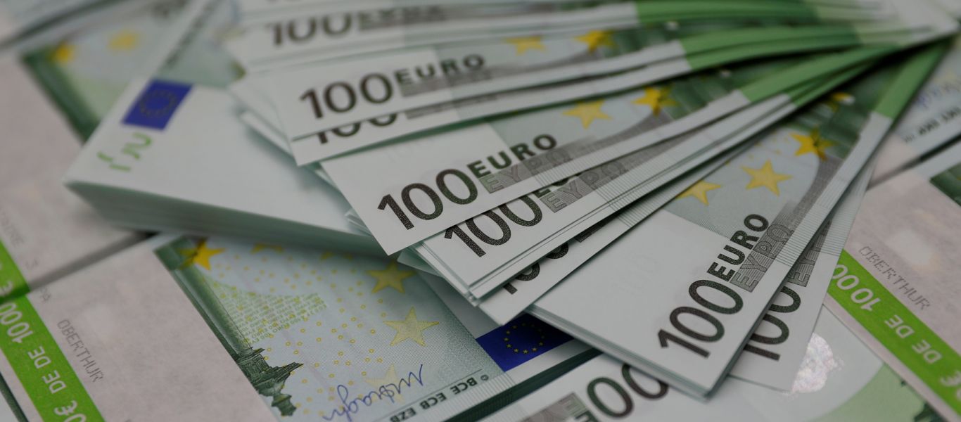 Αυτά είναι τα νέα χαρτονομίσματα των 100 και 200 ευρώ- Πότε βγαίνουν στην κυκλοφορία (φωτό, βίντεο)