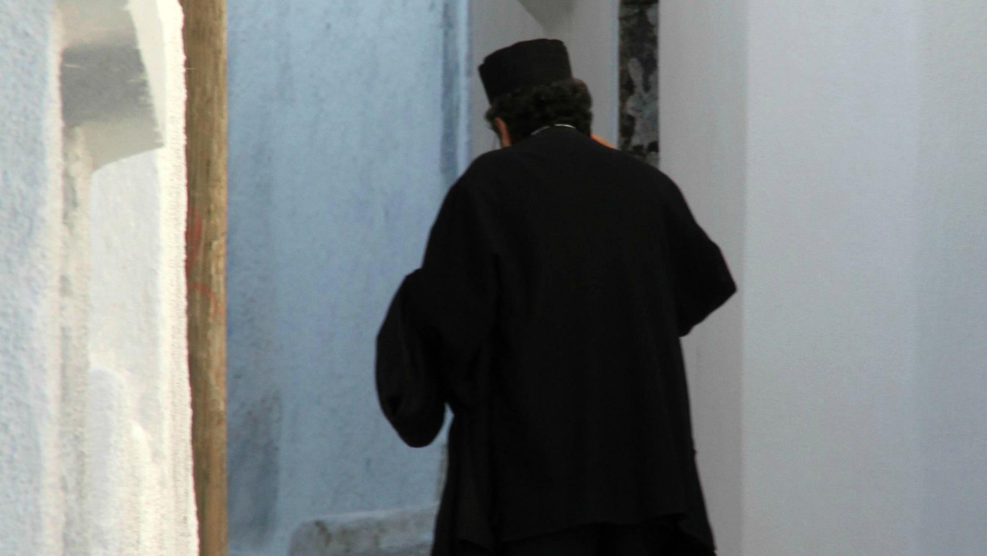 Σάλος με τους άκυρους γάμους σε κτήματα – Οι διευκρινήσεις της Μητρόπολης για τους απατεώνες «ιερείς»