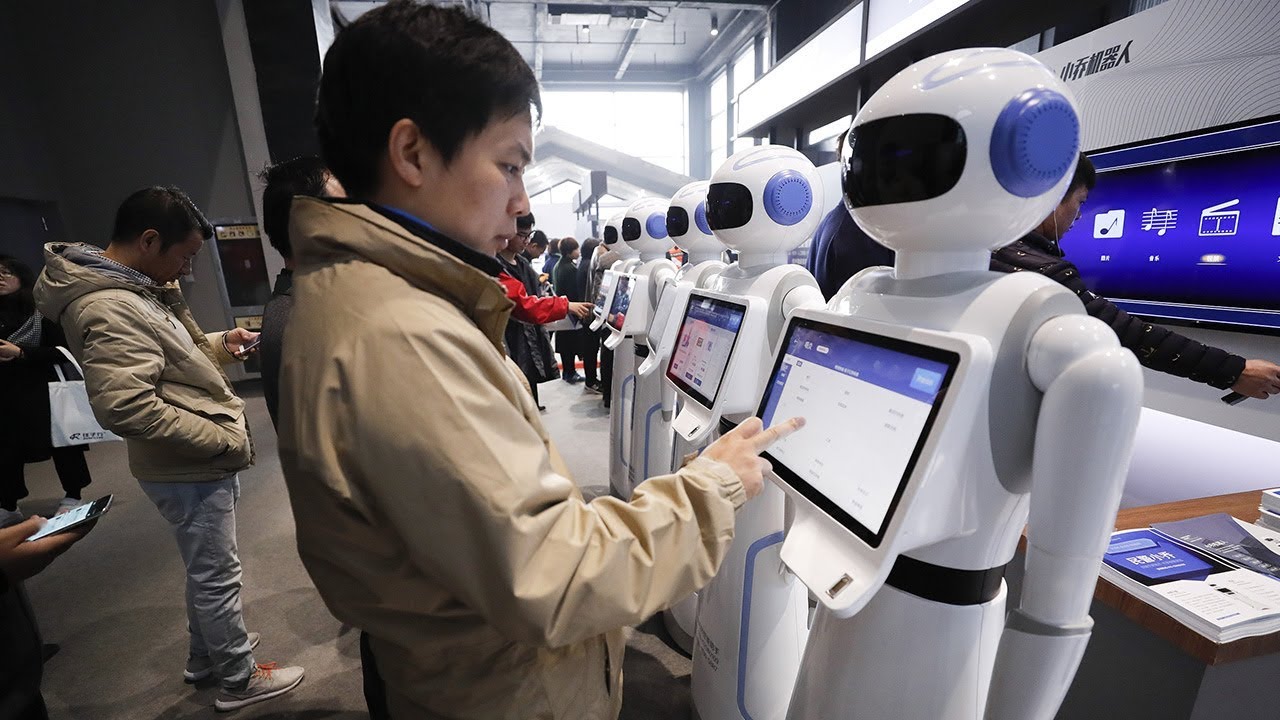 Διπλάσιες θέσεις εργασίας μπορεί να δημιουργήσει η τεχνητή νοημοσύνη μέχρι το 2025