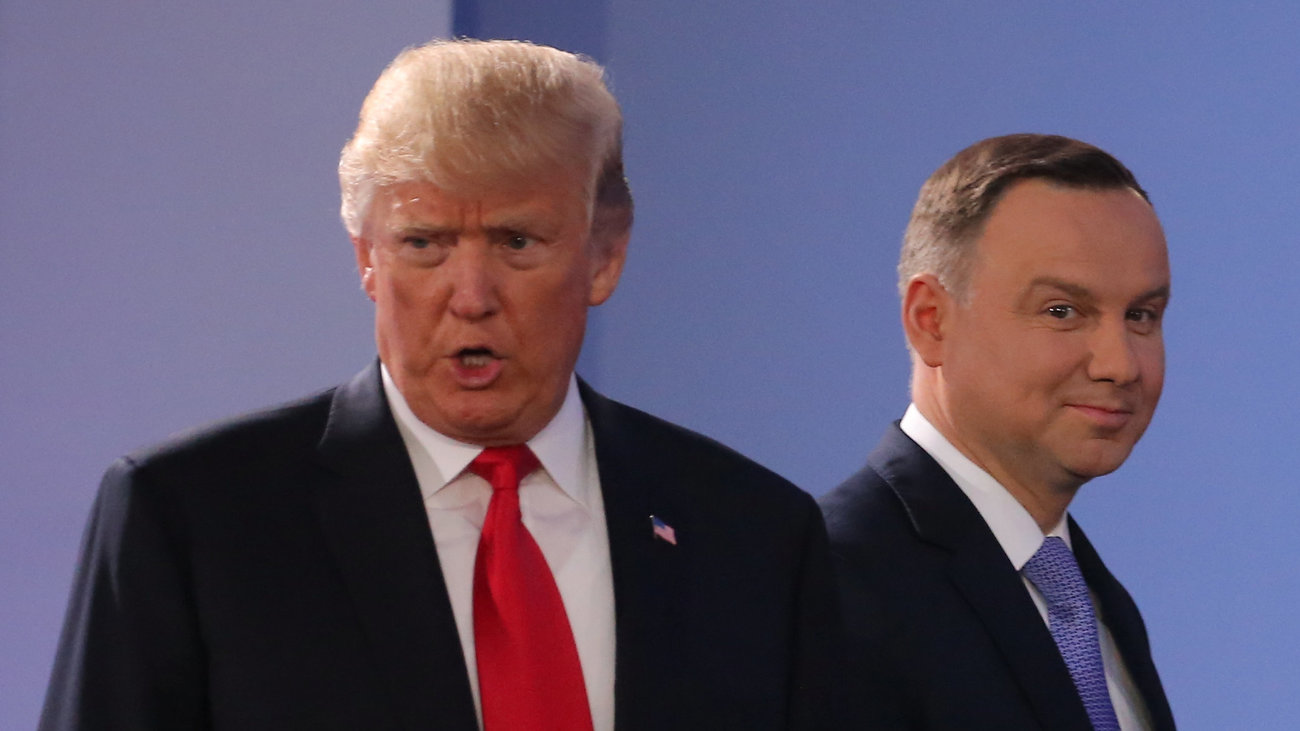 N.Tραμπ: «Eξετάζoυμε πολύ σοβαρά μόνιμη βάση των ΗΠΑ στην Πολωνία»