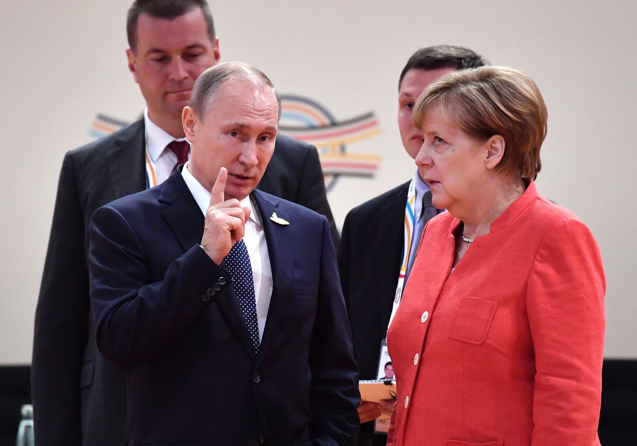 Ο Πούτιν ενημέρωσε τη Μέρκελ για τη συμφωνία για την Ιντλίμπ