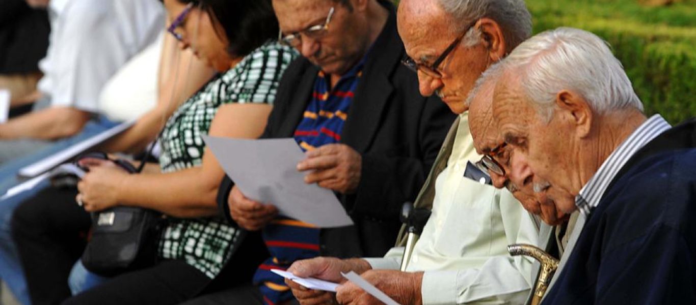 Μήνυση κατά Αχτσιόγλου από συνταξιούχους για την έκδοση συντάξεων