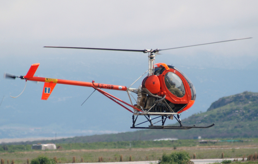 Αναγκαστική προσγείωση για εκπαιδευτικό ελικόπτερο της Αεροπορίας Στρατού