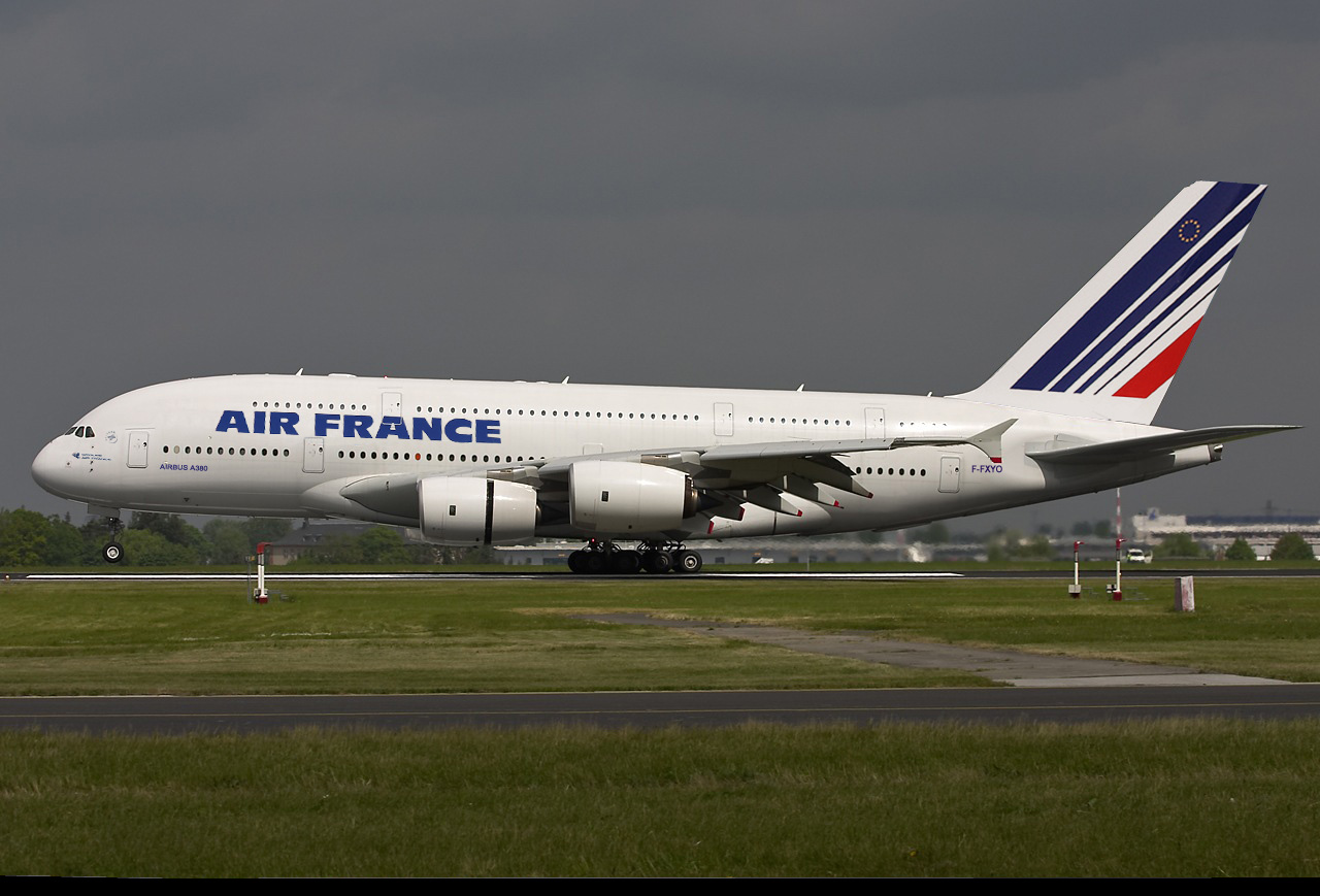 Τρόμος στον αέρα: Προσγείωση για γερά νεύρα αεροπλάνου της Air France (βίντεο)