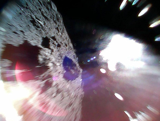 Η Ιαπωνία έστειλε δύο μικροσκοπικά ρόβερ στην επιφάνεια ενός αστεροειδή