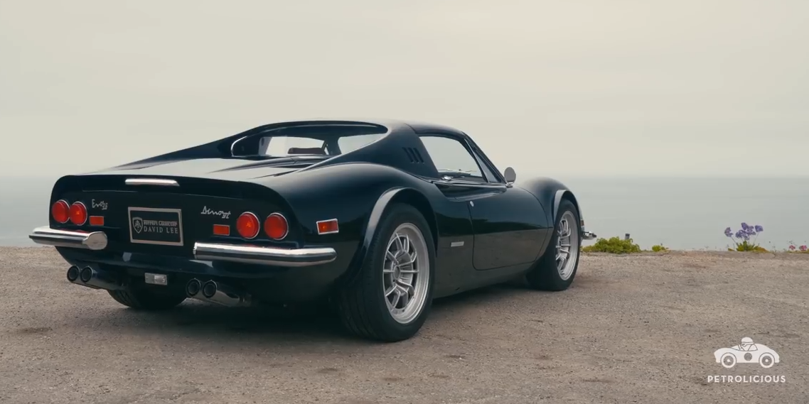 Δύο θρυλικά μοντέλα της Ferrari σε…  ένα (βίντεο)