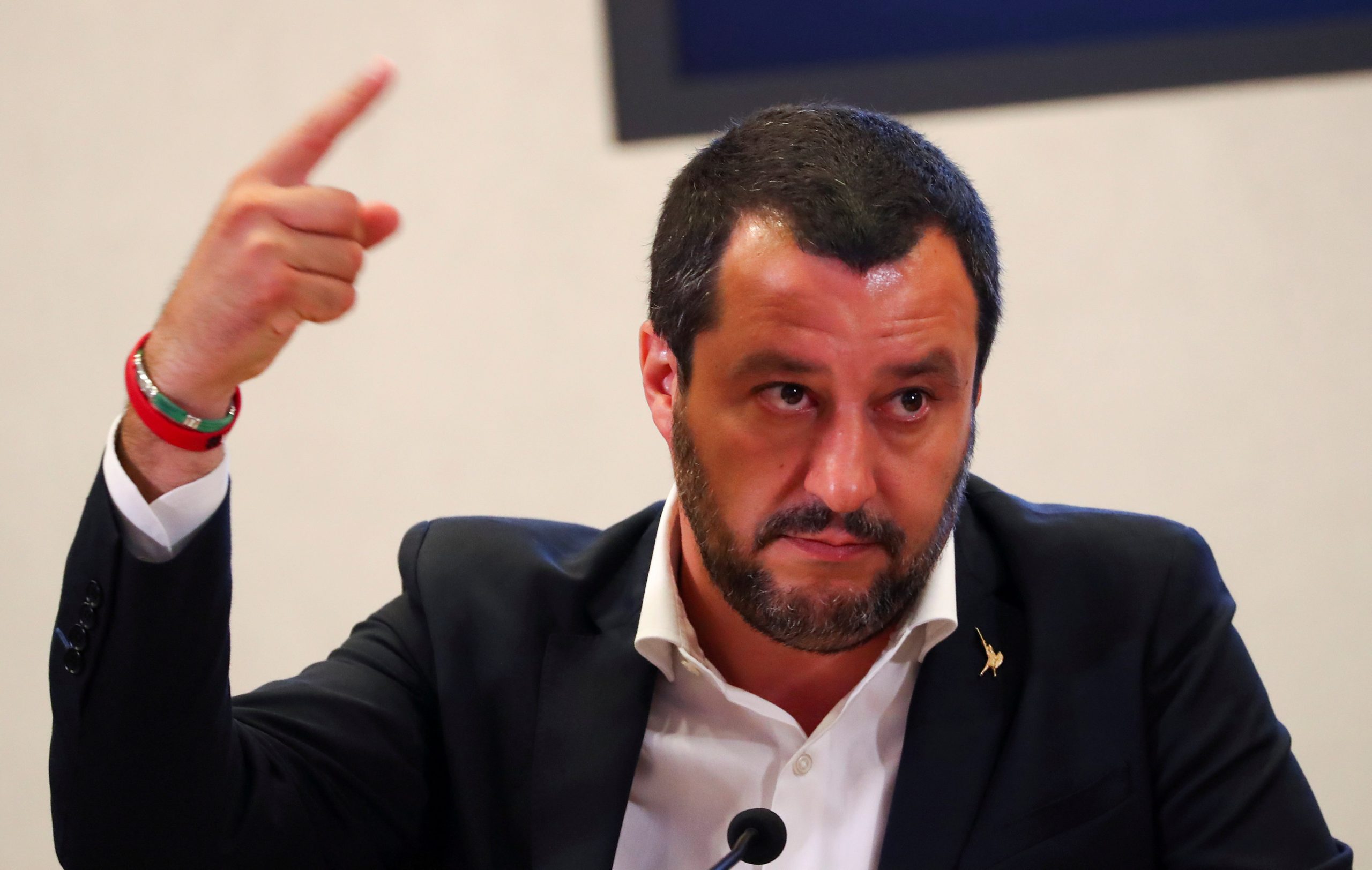 «Οδοστρωτήρας» Μ.Σαλβίνι: Σύλληψη Ιταλού δημάρχου για «ενίσχυση της παράνομης μετανάστευσης»!