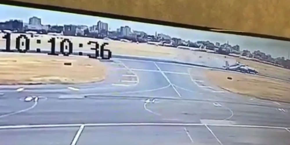 Σοκαριστικό βίντεο από την σύγκρουση δύο αεροπλάνων στον αεροδιάδρομο (βίντεο)