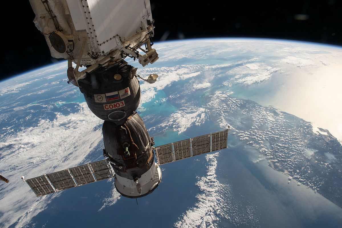 Ρωσία: «Σαμποτάζ η διαρροή οξυγόνου στο Soyuz-MC-09»
