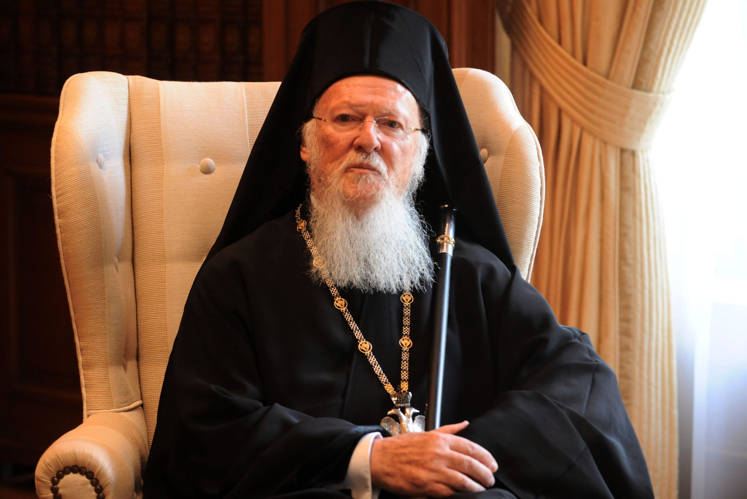 Στο Μάτι για τρισάγιο ο Οικουμενικός Πατριάρχης Βαρθολομαίος (φωτο)