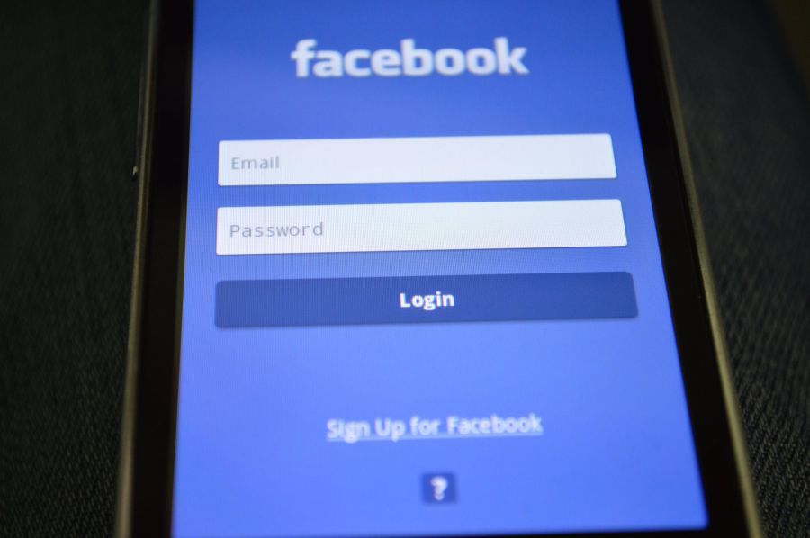 Το facebook παραδέχεται τα λάθη του – Οργή από τους εργαζομένους