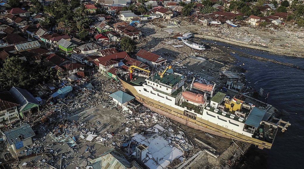 Εντυπωσιακό βίντεο από το τσουνάμι στην Ινδονησία – Δείτε από ψηλά πως κινήθηκε