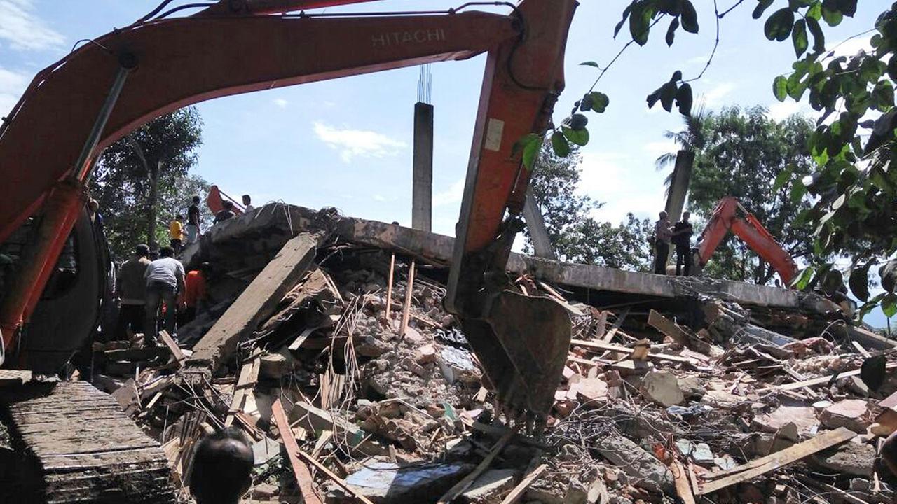 Ινδονησία: Αγνοούνται 5.000 άνθρωποι μετά τον φονικό σεισμό