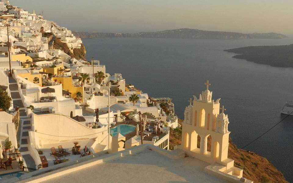 Τετραπλή διάκριση για την Ελλάδα – Η Αθήνα και τρία ελληνικά νησιά στην κορυφή του κόσμου και της Ευρώπης