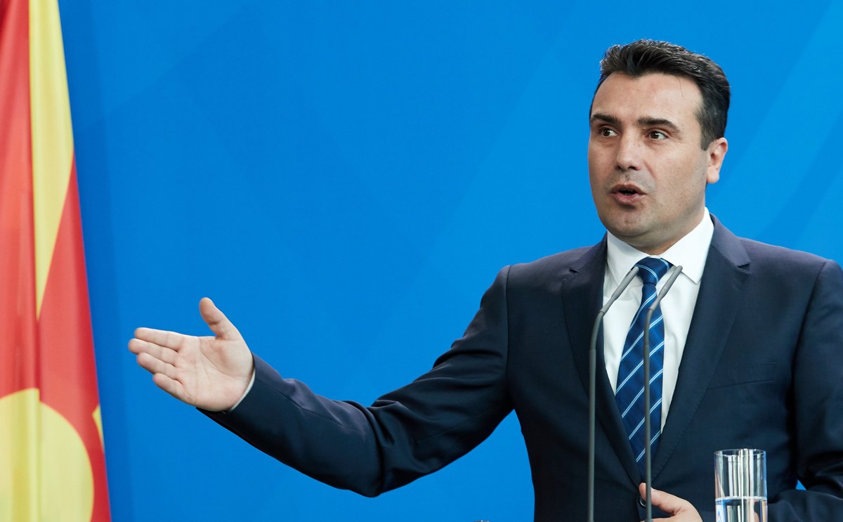 «Βρήκε τους 11 βουλευτές που χρειάζεται ο Ζ.Ζάεφ για να περάσει τη συμφωνία των Πρεσπών» λένε οι Αλβανοί