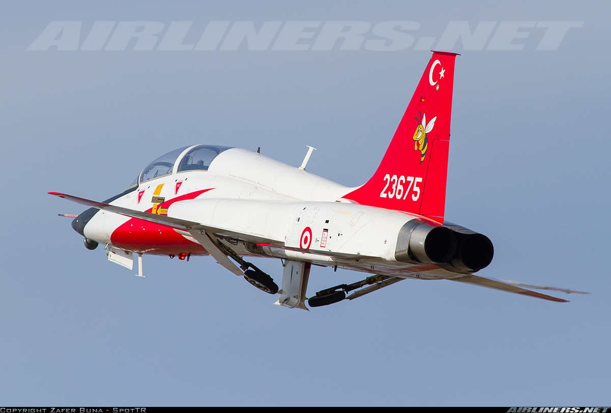 «Εκπαιδευτική» υπερπτήση των Τούρκων πάνω από τη νήσο Παναγιά με Τ-38