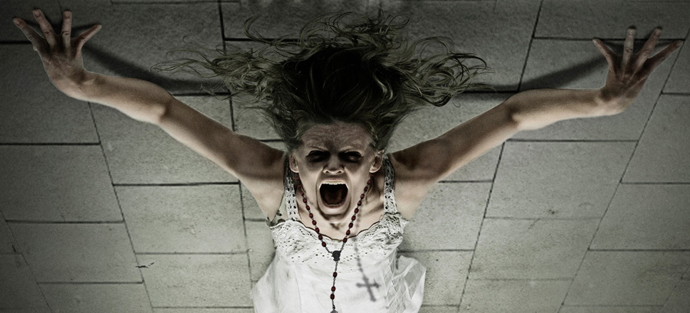 Κυριεύτηκε…από δαίμονα παίζοντας με τον «πίνακα των πνευμάτων» στο κινητό της (video)